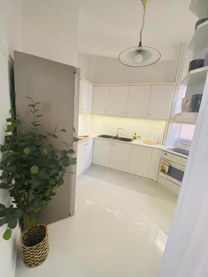 2 Bd Apt In Koukaki 8' Away From Acropolis Athens Exterior photo
