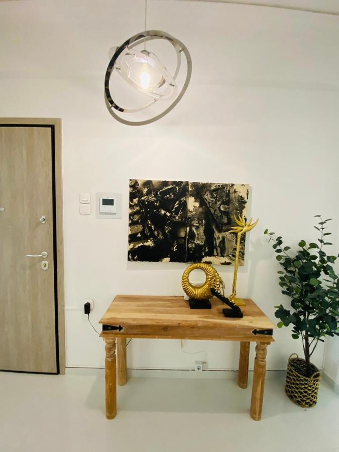 2 Bd Apt In Koukaki 8' Away From Acropolis Athens Exterior photo
